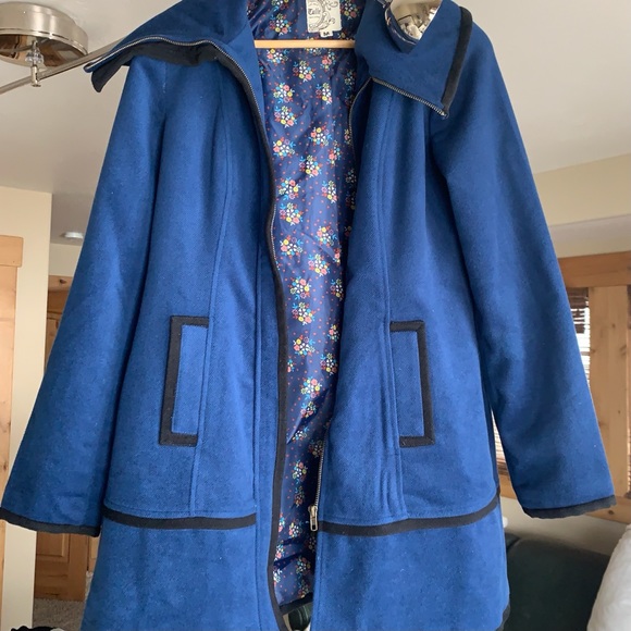 Tulle zipper coat. Rich blue with fun lining. - Picture 8 of 8